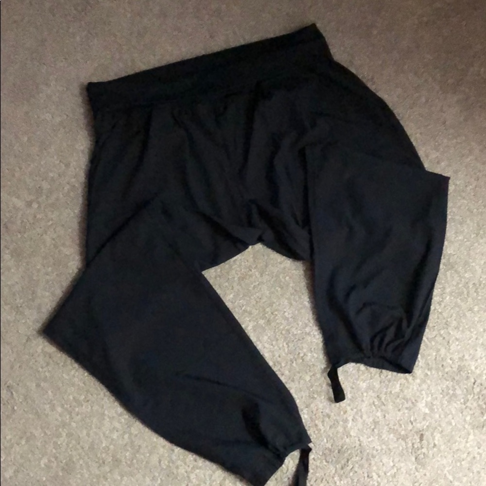 CAbi Cool down pant.  style 965